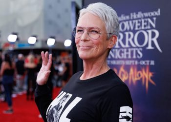 Cast Jamie Lee Curtis in Netflix's One Piece Live Action Show