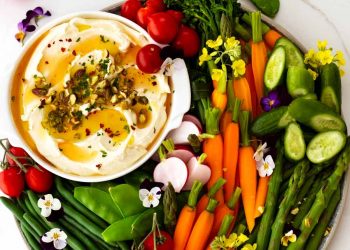 Creamy Feta Dip with crudités vegetables