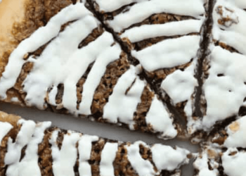 Easy Cinnamon Dessert Pizza | The Recipe Critic