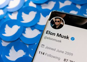 Elon Musk dubs himself ‘Chief Twit,’ visits Twitter HQ with deal set to close