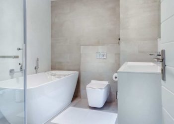 How to Make a Small Bathroom Feel Bigger