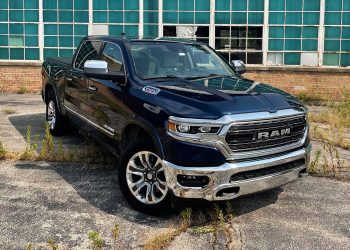 Test Drive: 2022 Ram 1500 Limited EcoDiesel | The Daily Drive | Consumer Guide® The Daily Drive