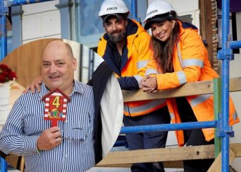 The Block 2022 Episode 41 re-do room reveal: Teams fawn for the attention of serial bidder Danny Wallis