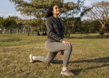 This Hip Mobility Test Will Tell You If You're Too Tight