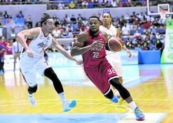 Justin Brownlee always gives it his all during national team practices. —PBA IMAGES