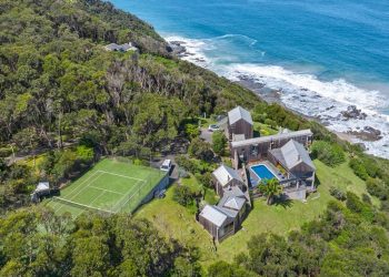 Incredible Big Hill property hits the market for first time, slated to smash Lorne record