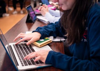 Many schools are buying on-demand tutoring but a study finds that few students are using it